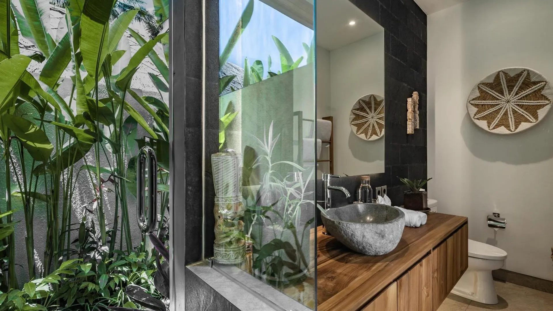 The Blue Parrot Villa By Balisuperhost Ubud  Indonesia